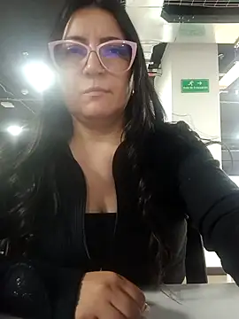 Romina693 online show from November 2025 06:28:01 AM