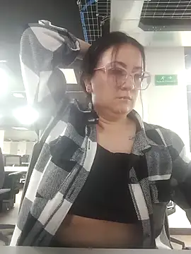 Romina693 online show from November 2025 06:28:02 AM