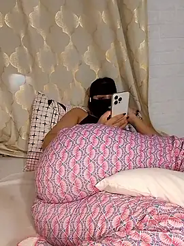 Snapshot of Samaarsexy23 chatting on November 2025 01:14:02 PM Samaarsexy23 online show from November 2025 01:14:02 PM