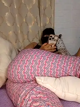 Snapshot of Samaarsexy23 chatting on December 2025 01:10:01 PM Samaarsexy23 online show from December 2025 01:10:01 PM