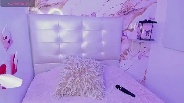 Anna Blade  online show from April 2026 04:23:02 PM