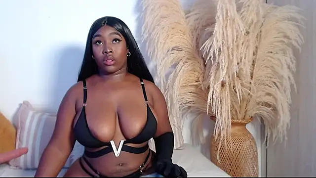 Snapshot of XYOMARAWILD chatting on October 2025 08:54:01 PM XYOMARAWILD online show from October 2025 08:54:01 PM