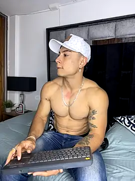 Snapshot of MR_MUSCLE chatting on October 2025 11:34:02 AM MR MUSCLE online show from October 2025 11:34:02 AM