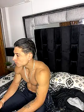 Snapshot of MR_MUSCLE chatting on October 2025 11:42:01 AM MR MUSCLE online show from October 2025 11:42:01 AM