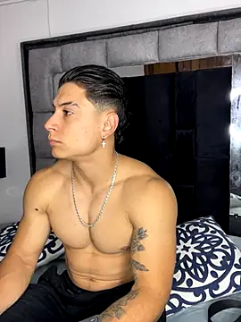 Snapshot of MR_MUSCLE chatting on October 2025 11:33:02 AM MR MUSCLE online show from October 2025 11:33:02 AM