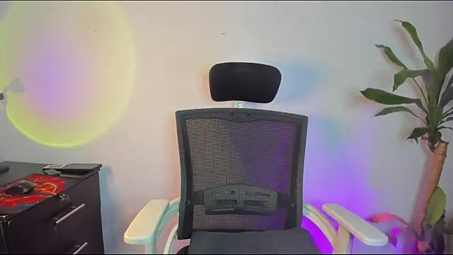 Rosaly Rodman online show from November 2025 07:07:01 PM