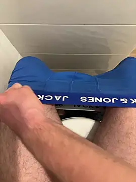 Snapshot of hugehairycock_98 chatting on November 2025 04:10:01 PM hugehairycock 98 online show from November 2025 04:10:01 PM