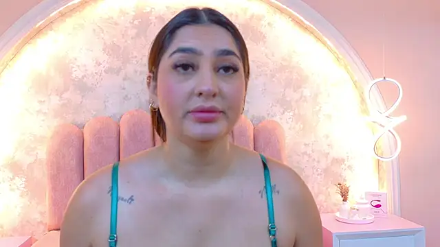 JasmineRhodes online show from January 2026 01:18:02 PM