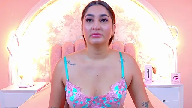 Snapshot of JasmineRhodes chatting on November 2025 12:31:01 PM JasmineRhodes online show from November 2025 12:31:01 PM