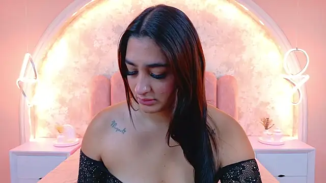 Snapshot of JasmineRhodes chatting on October 2025 12:50:02 PM JasmineRhodes online show from October 2025 12:50:02 PM