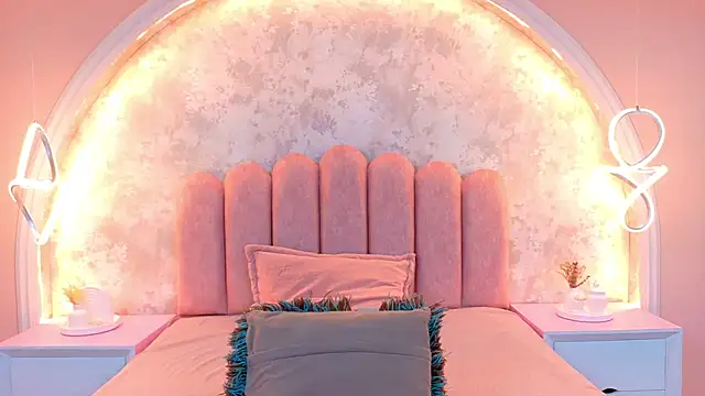 Snapshot of JasmineRhodes chatting on November 2025 01:04:01 PM JasmineRhodes online show from November 2025 01:04:01 PM