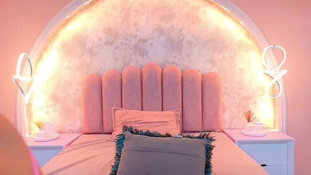 Snapshot of JasmineRhodes chatting on November 2025 01:14:01 PM JasmineRhodes online show from November 2025 01:14:01 PM