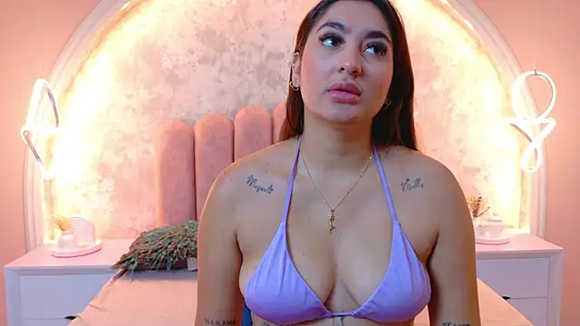 Snapshot of JasmineRhodes chatting on October 2025 01:10:02 PM JasmineRhodes online show from October 2025 01:10:02 PM