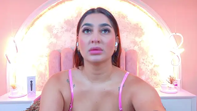 Snapshot of JasmineRhodes chatting on November 2025 01:11:01 PM JasmineRhodes online show from November 2025 01:11:01 PM