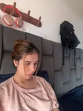 AllieYourGirl online show from November 2025 02:21:01 PM