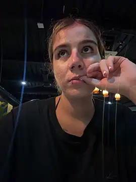 AllieYourGirl online show from April 2026 12:23:01 AM