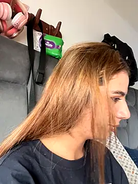 AllieYourGirl online show from October 2025 06:08:01 PM