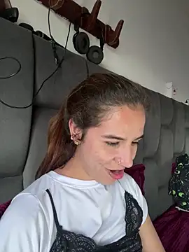 AllieYourGirl online show from December 2025 10:37:01 PM