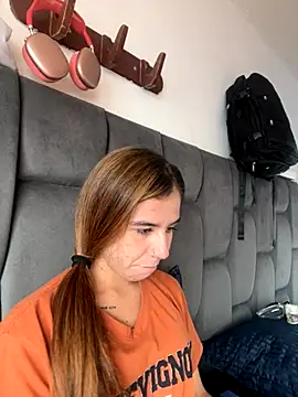 AllieYourGirl online show from November 2025 04:44:02 PM