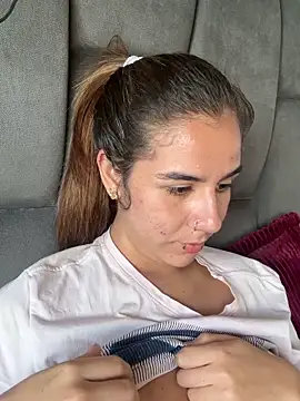 AllieYourGirl online show from December 2025 08:04:02 PM