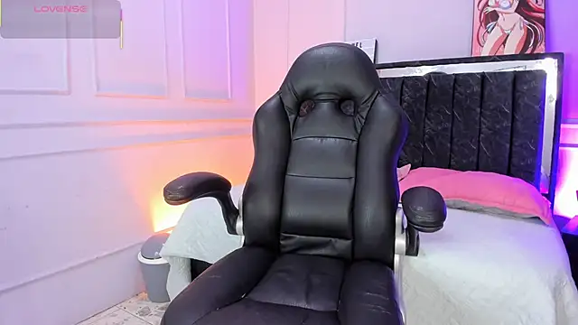 SwettRenata  online show from February 2026 12:44:02 PM