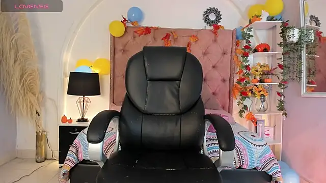 Snapshot of SwettRenata_ chatting on September 2025 07:31:01 PM SwettRenata online show from September 2025 07:31:01 PM