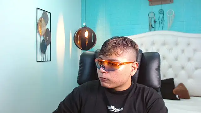dondanys online show from October 2025 07:40:01 PM