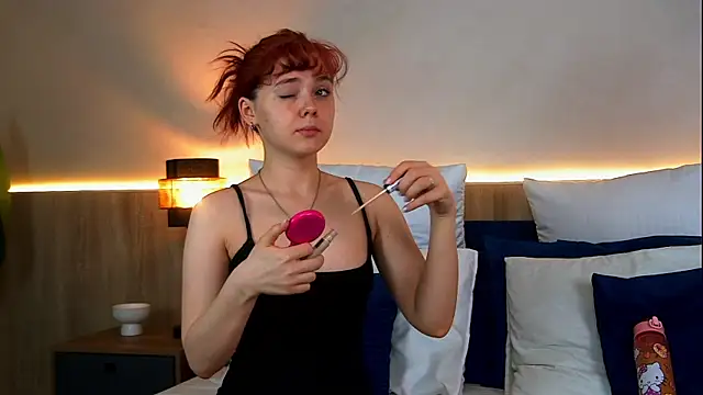Nora  Ray online show from May 2026 07:25:02 PM