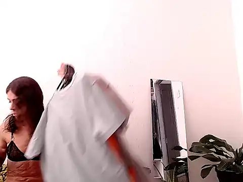 Snapshot of saara_johnson496 chatting on October 2025 03:55:01 PM saara johnson496 online show from October 2025 03:55:01 PM