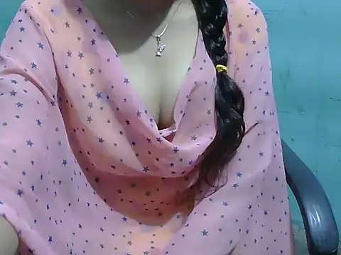 Snapshot of lovely_soniya chatting on September 2025 04:06:01 AM lovely soniya online show from September 2025 04:06:01 AM