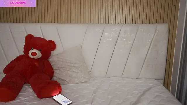 Michelle Zoe online show from July 2026 04:03:02 PM