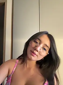 Michelle Zoe online show from December 2025 07:26:01 PM