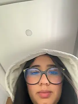 Michelle Zoe online show from May 2026 08:24:02 PM