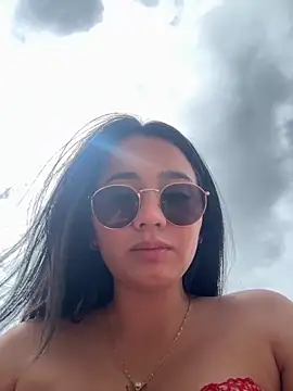 Michelle Zoe online show from October 2025 06:05:01 PM