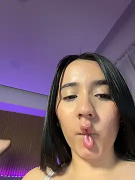 Michelle Zoe online show from April 2026 02:14:02 AM