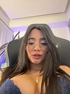 Snapshot of Michelle_Zoe chatting on October 2025 04:11:01 AM Michelle Zoe online show from October 2025 04:11:01 AM