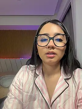 Michelle Zoe online show from May 2026 01:37:07 AM