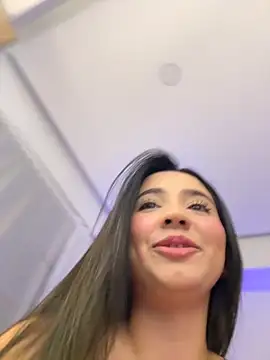 Michelle Zoe online show from October 2025 04:00:01 AM