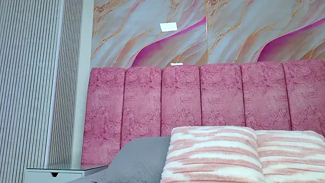 emmacurvy online show from February 2026 03:07:01 AM