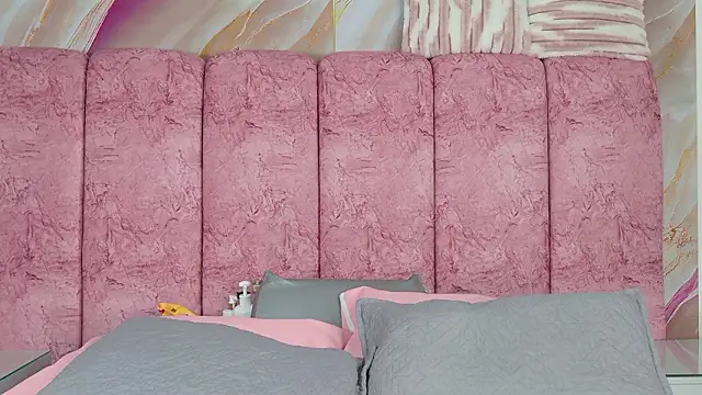 emmacurvy online show from February 2026 03:06:01 AM