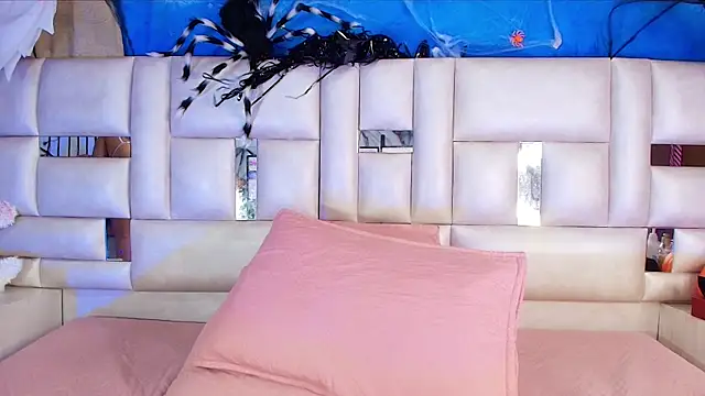 emmacurvy online show from October 2025 03:06:02 AM