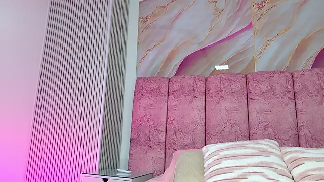 emmacurvy online show from February 2026 03:02:01 AM