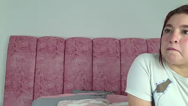 emmacurvy online show from January 2026 03:02:01 AM