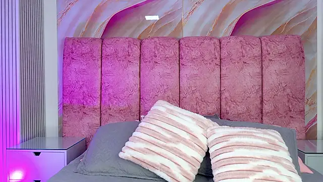 emmacurvy online show from February 2026 03:04:02 AM