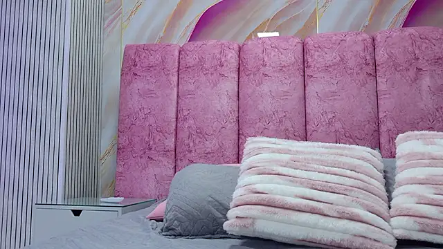 emmacurvy online show from March 2026 03:10:02 AM