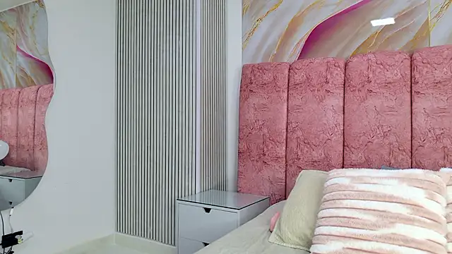 emmacurvy online show from February 2026 03:04:02 AM