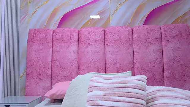 emmacurvy online show from March 2026 03:04:01 AM