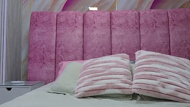 emmacurvy online show from March 2026 03:07:01 AM