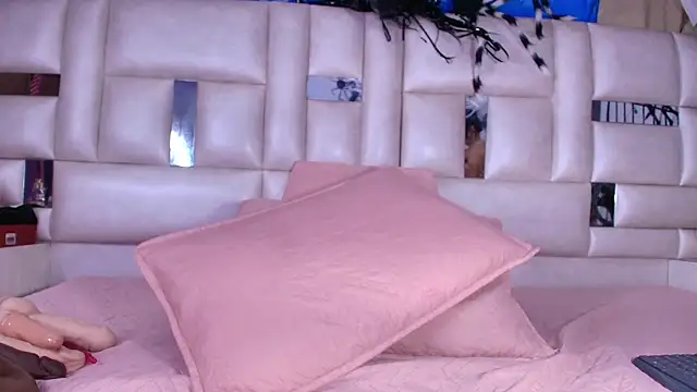 emmacurvy online show from October 2025 03:07:02 AM