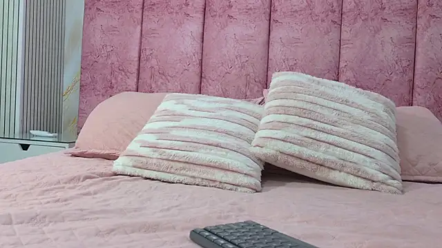 emmacurvy online show from June 2026 03:13:02 AM
